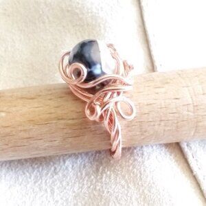Size 7 ~ One-of-a-kind! Dragonvein Agate + Rock Bead - Embellished Copper Ring